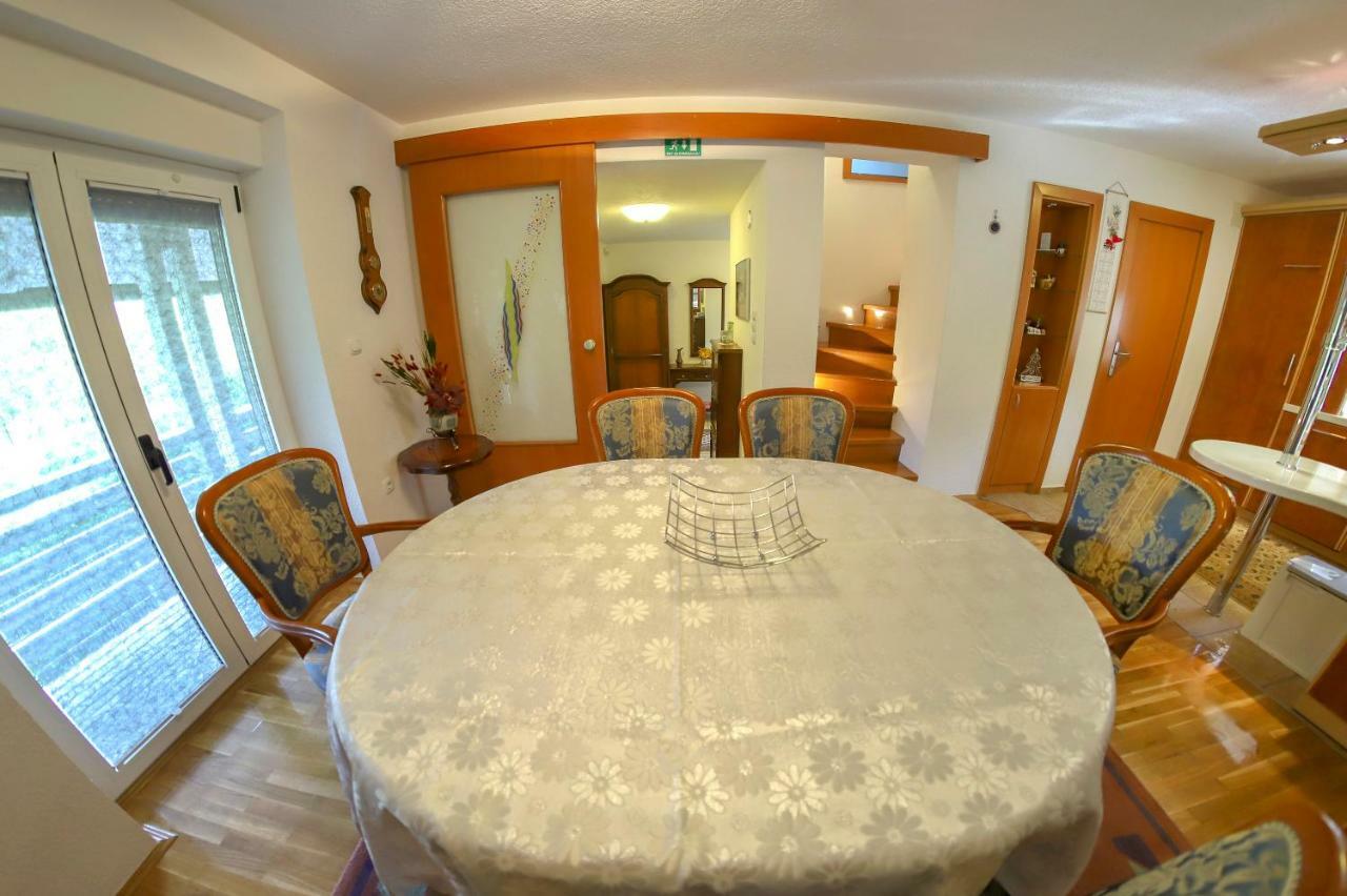 Holiday Home Villa Sara Bihać Esterno foto