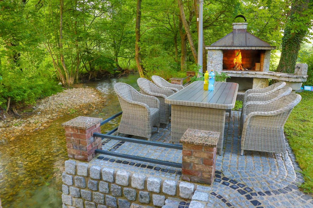 Holiday Home Villa Sara Bihać Esterno foto