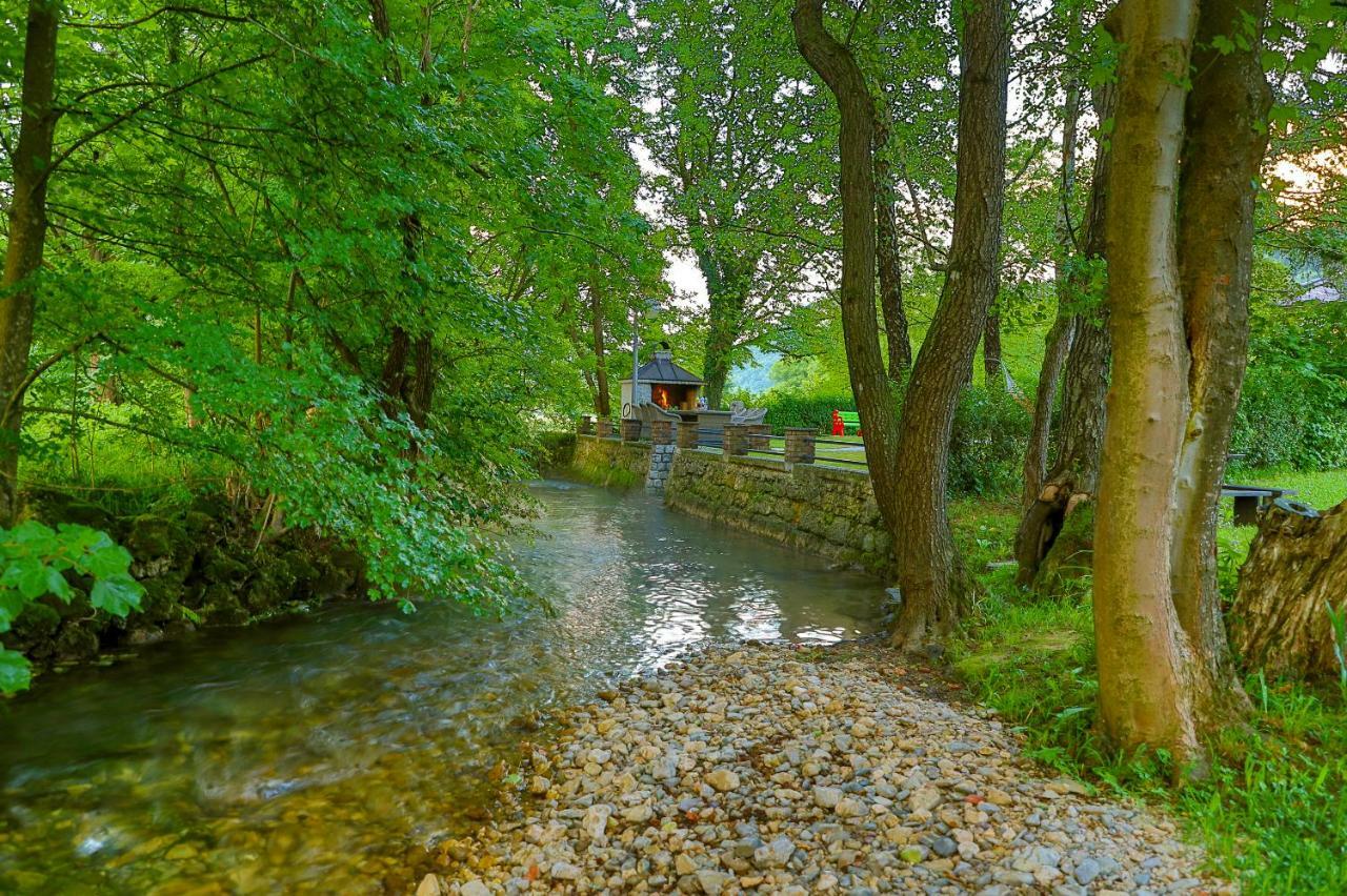 Holiday Home Villa Sara Bihać Esterno foto