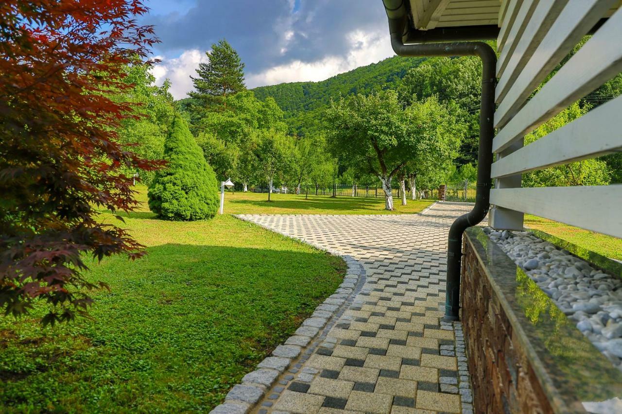 Holiday Home Villa Sara Bihać Esterno foto